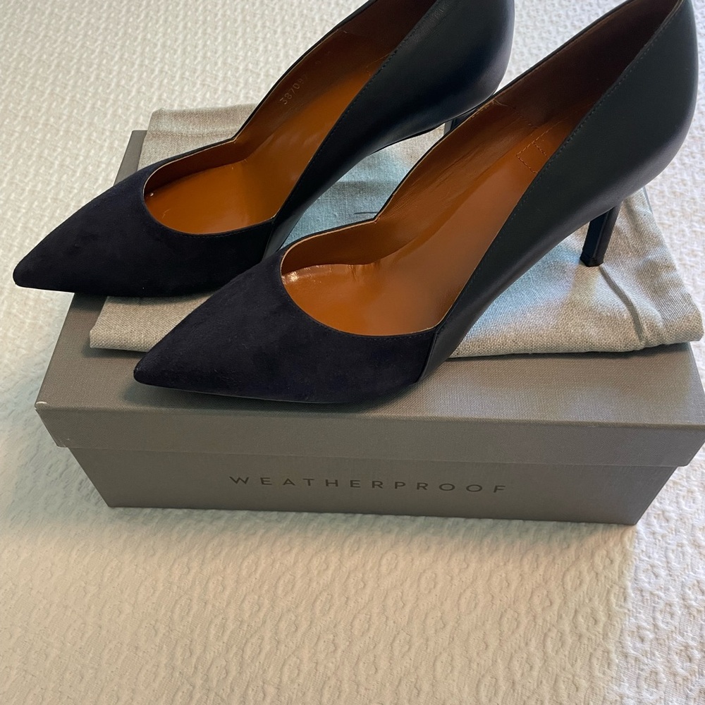 Aquatalia MORIAH DRESS SUEDE/NAPPA Pointed-Toe Heels. Size 9/39.